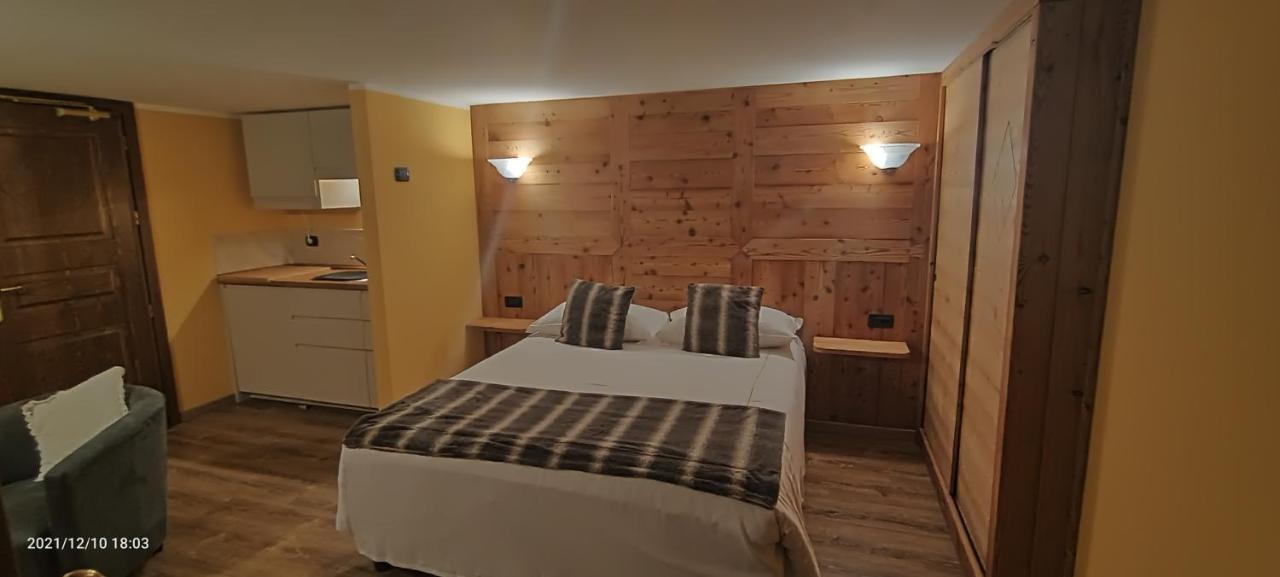 Chalet Alpina Hotel & Apartments La Thuile Εξωτερικό φωτογραφία