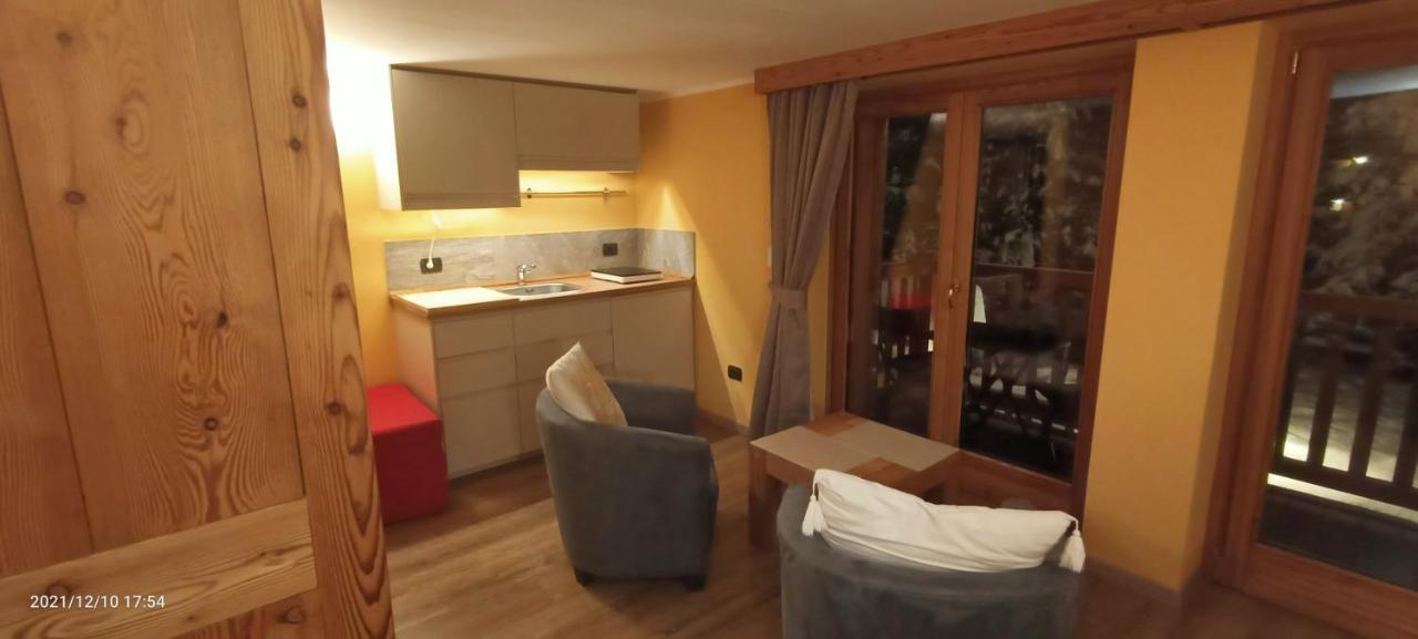 Chalet Alpina Hotel & Apartments La Thuile Εξωτερικό φωτογραφία
