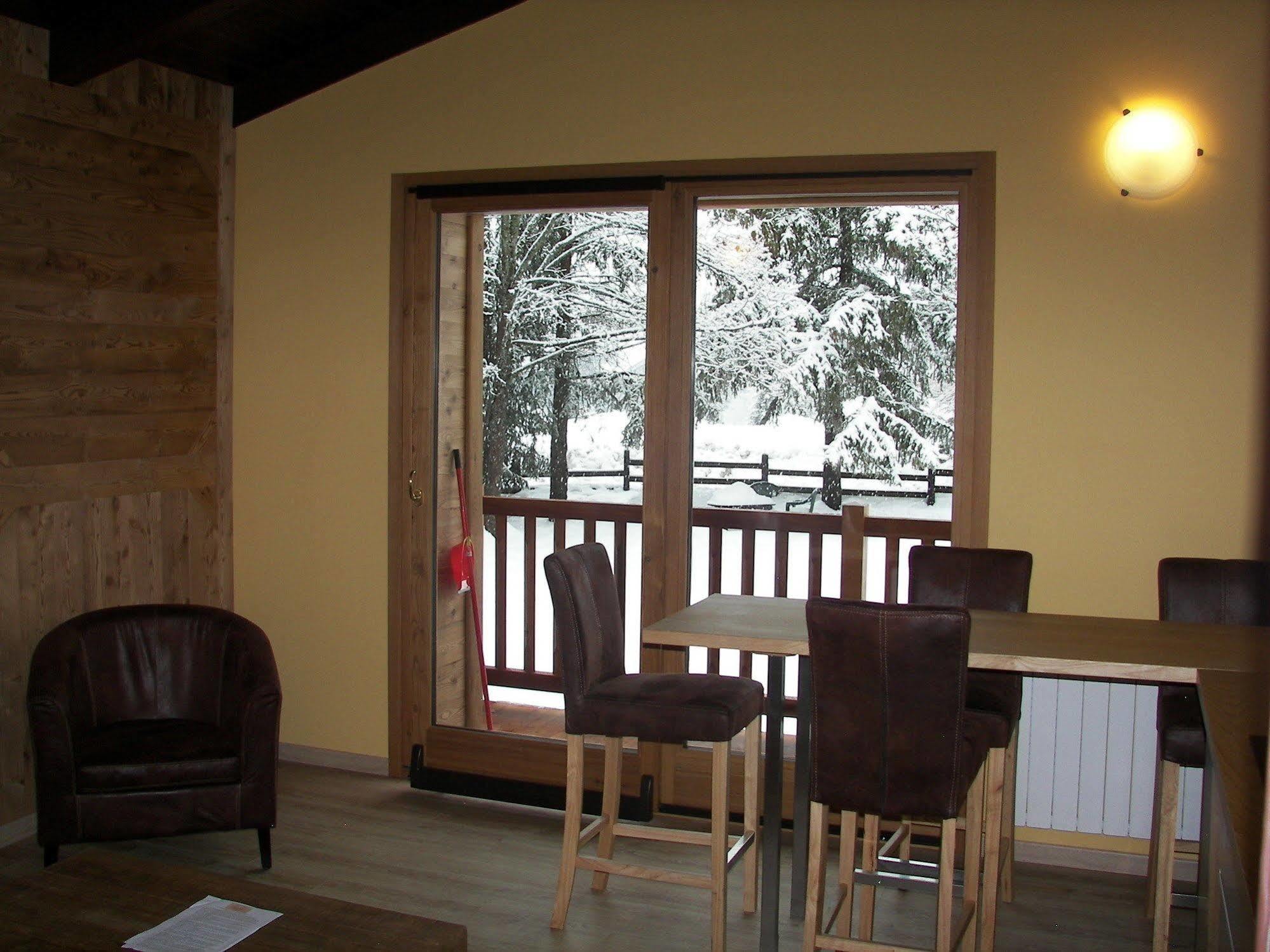 Chalet Alpina Hotel & Apartments La Thuile Εξωτερικό φωτογραφία